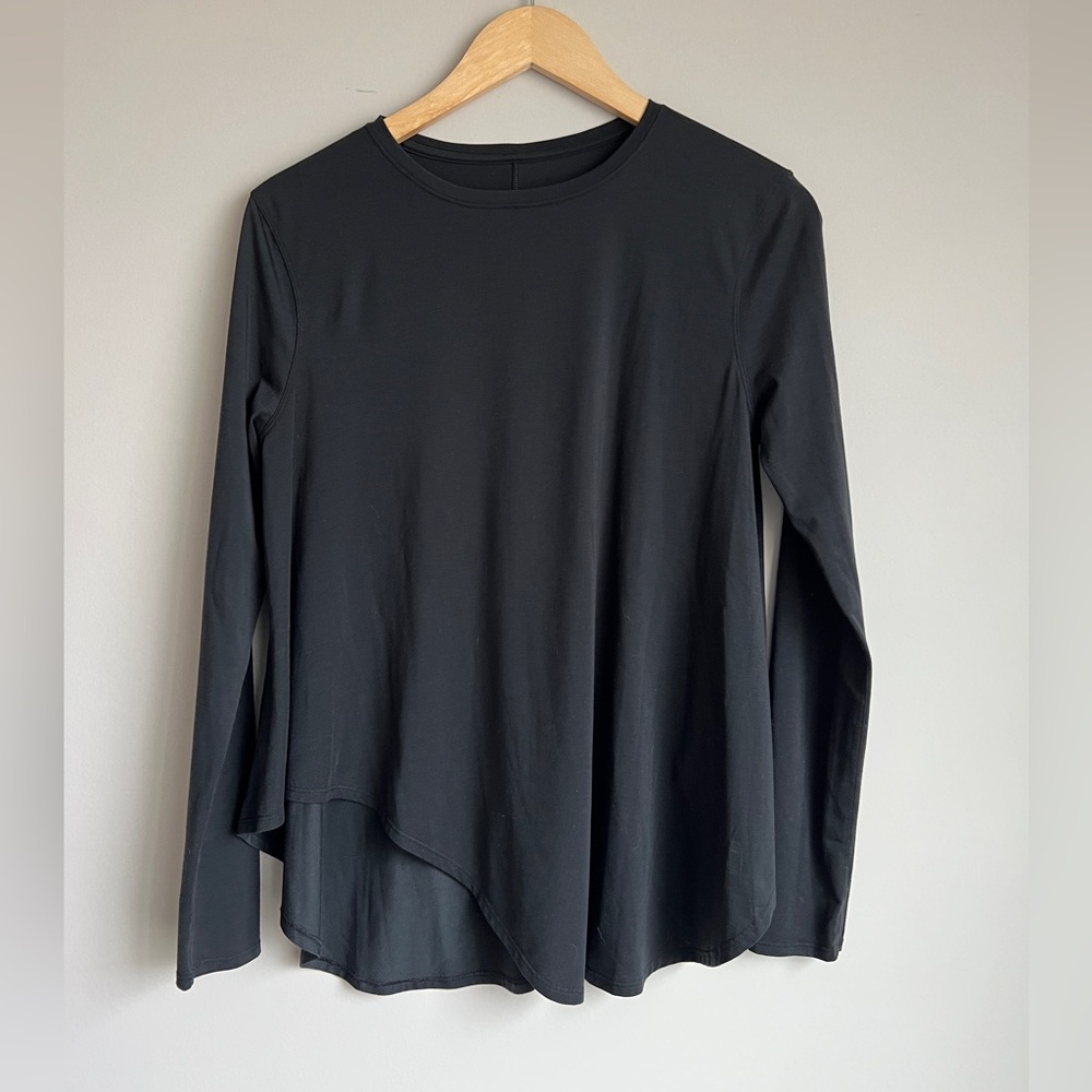 Lululemon Lifted Balance Long Sleeve
Black Size 8 or Medium